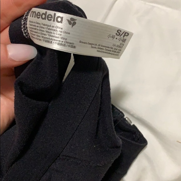 Medela Pumping Bra - Picture 4 of 5